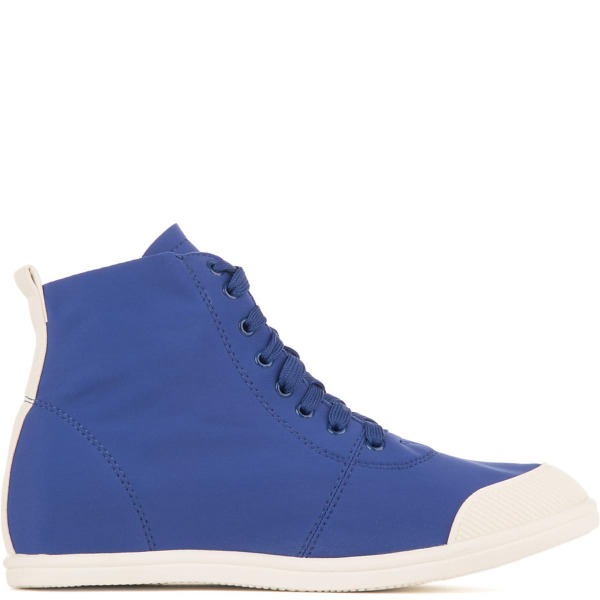 Women's Capricorn-1 Casual Sneaker