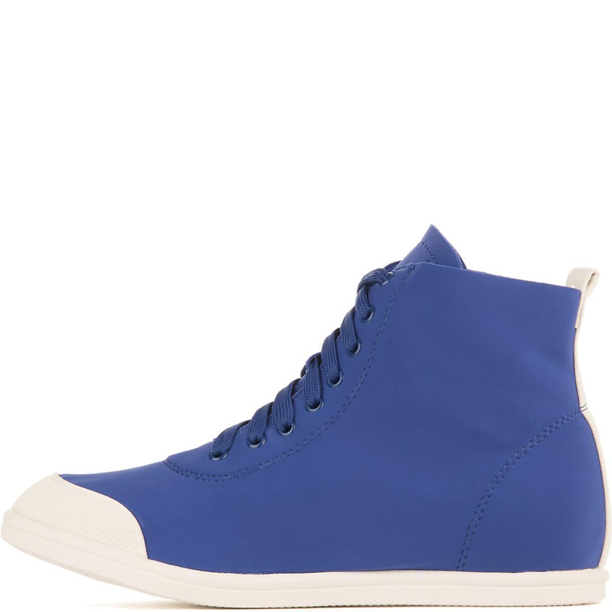 Women's Capricorn-1 Casual Sneaker