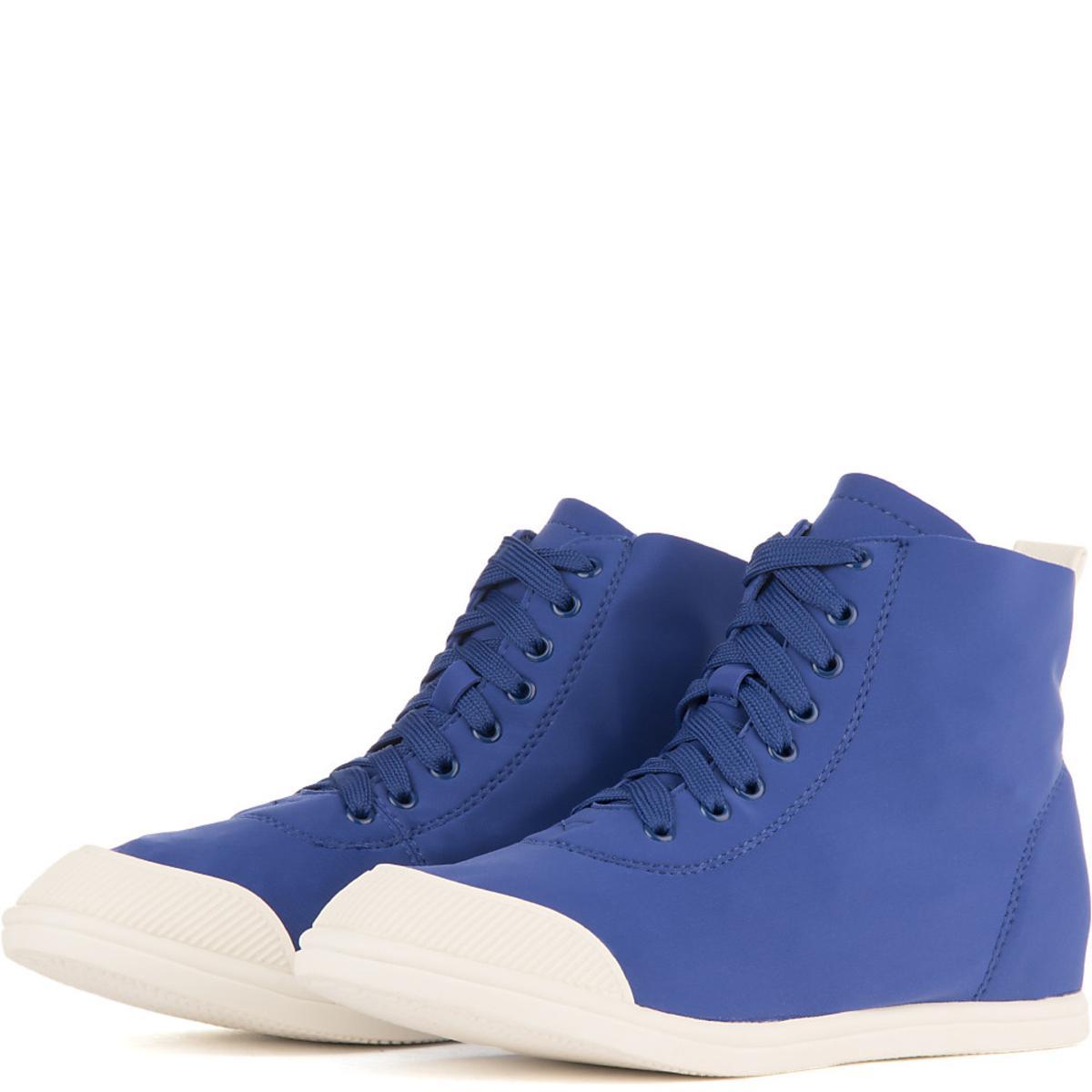 Women's Capricorn-1 Casual Sneaker